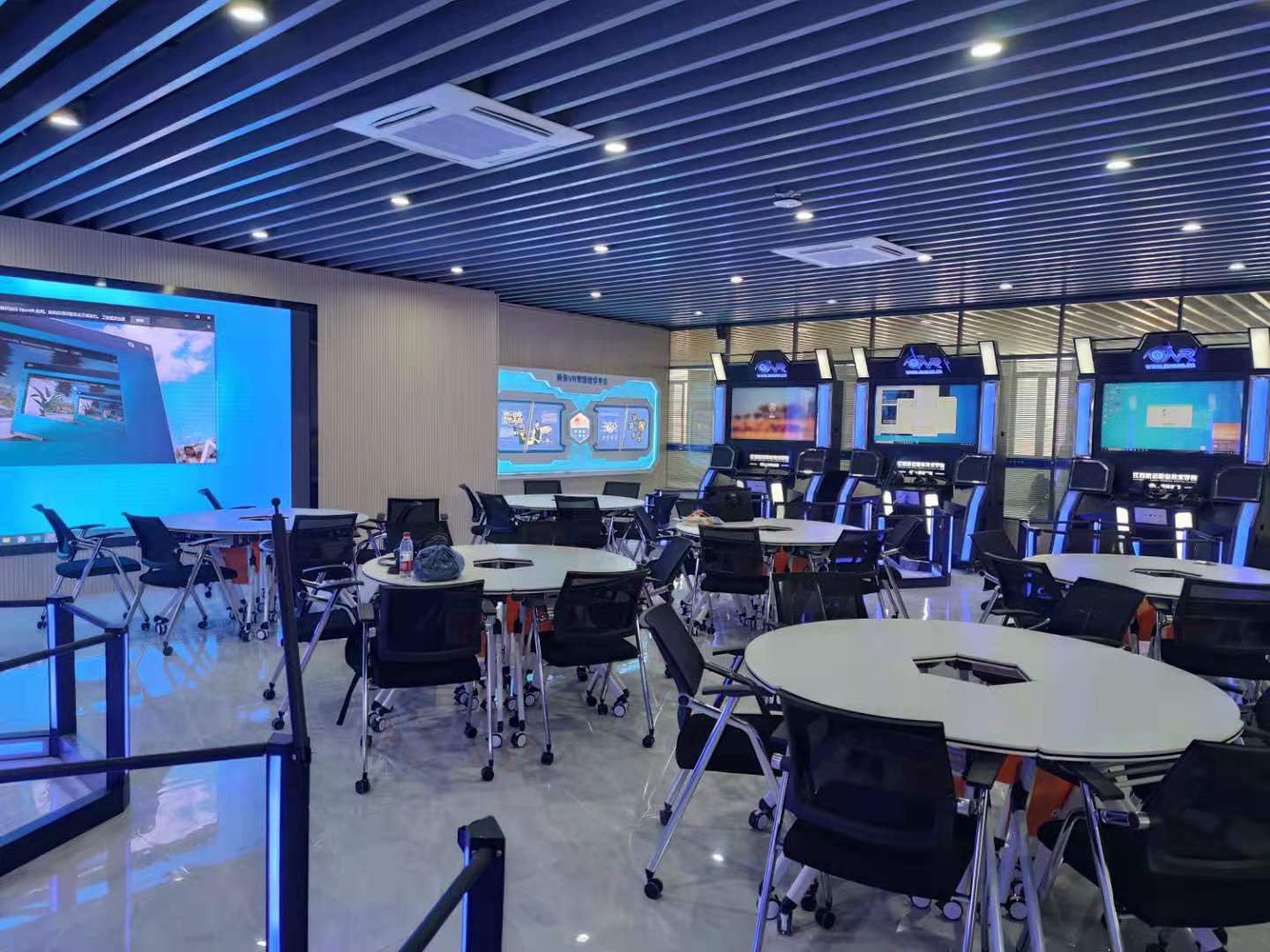 江苏航运职业技术学院高铁VR智慧实训教学中心